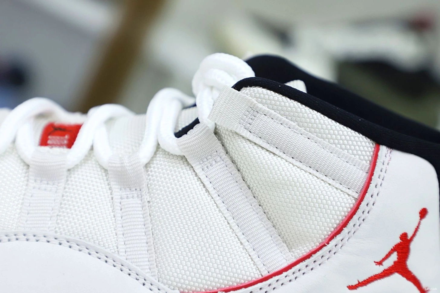 11 PLATINUM JORDAN TINT RETRO XI AIR 0912